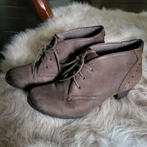 Grey Cobb Hill Bootie Size 8